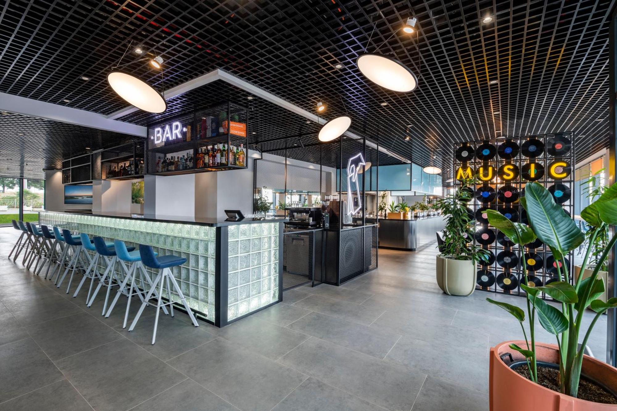 Ibis Tbilisi Airport Ξενοδοχείο Εξωτερικό φωτογραφία